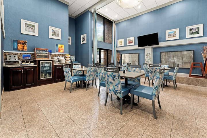 Breakfast area